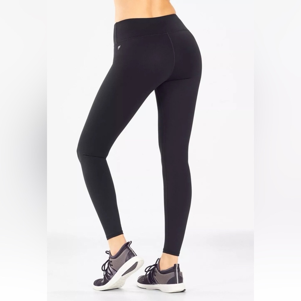 NWT Fabletics Salar leggings black size medium
